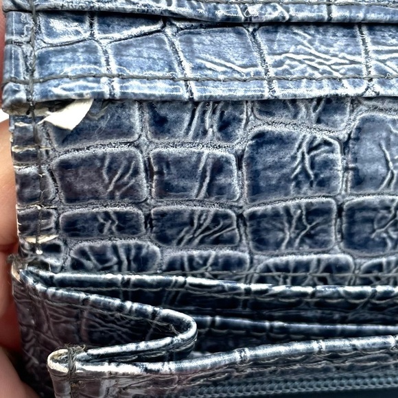 KENNETH COLE REACTION reptile look textured light blue wallet - Picture 15 of 16